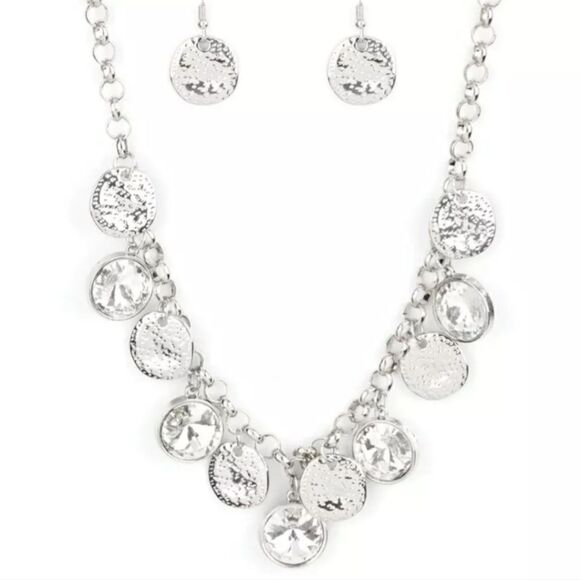 Paparazzi Spot On Sparkle Necklace with Earrings - Picture 1 of 2